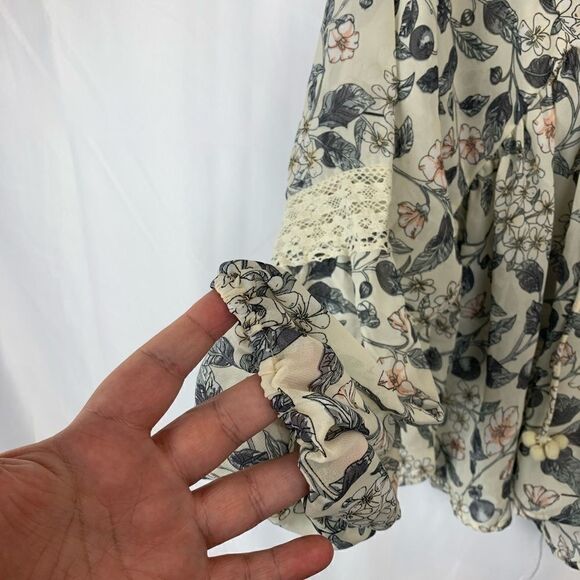 Bishop & Young Sheer Floral Blouse Size Small - Picture 3 of 5